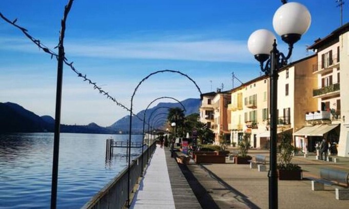 Morcote Apartment | Ca Sistina Yellow