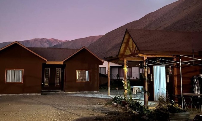 Vicuna Cabin | Cabaña Cielo de Peralillo Elqui Valley