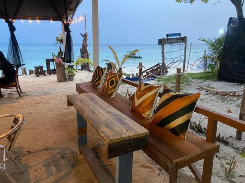 Pulau Perhentian Besar Other | Cabana Campsite