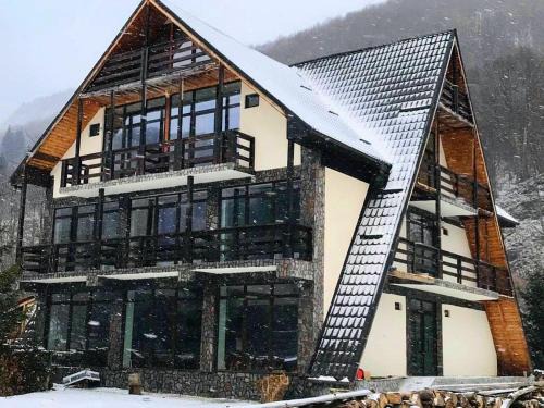 Rucar Villa | Cabana Riverdale