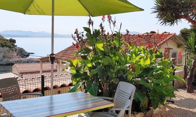 Niolon House | Cabanon à 100m de la mer Avec Jardin