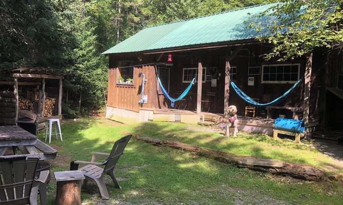 Jamaica Cabin | Cabin 7min to Ski Stratton-Wood Stove,Starry Skies,Fire Pit,Views,Dogs OK