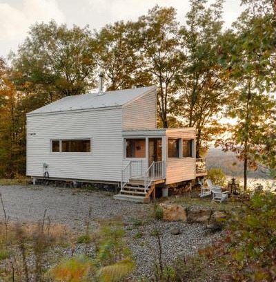 Saint-Aime-du-Lac-des-Iles Ski Chalet | Cabin N1 Les Grand'Pares Lake view Jacuzzi