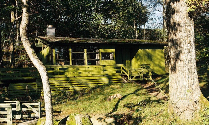 Oystese Cabin | Cabin in meditative oakwood (Neshagen 3)