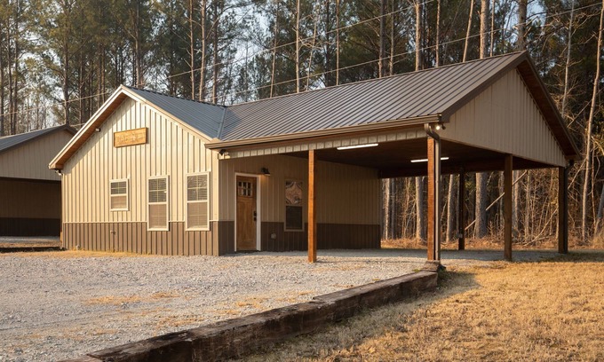 Wilsonville Cabin | CABINS OF LAY LAKE AT BEESWAX CABIN #1