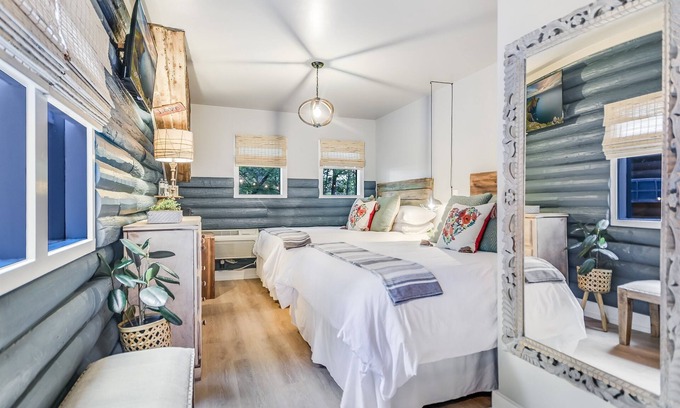 Wimberley Cabin | Cabins on the Square: Nature Suite #3