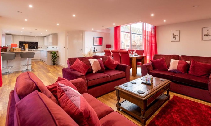 Hendrerwydd House | Caer Fedwen Barns Cariad Spacious self catering 3 bed Group Getaway Luxury Cottage with Private Hot Tub