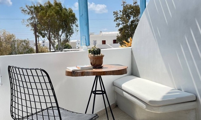 Perissa House | CAL DAY ROOMS SANTORINI