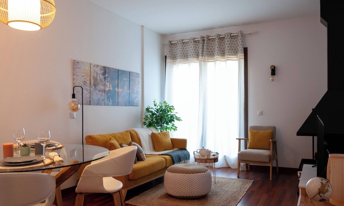 Puigcerda Apartment | Cal Xera - Cozy first floor with fireplace and private garden
