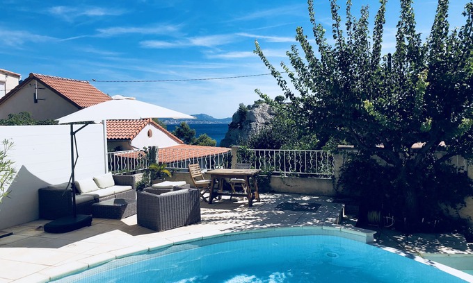 Niolon Apartment | Calanque de Niolon: Loft with sea view