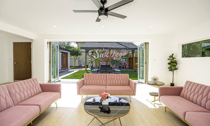 San Carlos House | California Dreaming 4 Bed 2 Bath Home