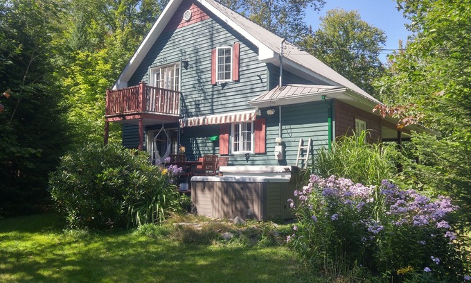 Sainte-Adele Ski Chalet | Calm and Nature Chalet