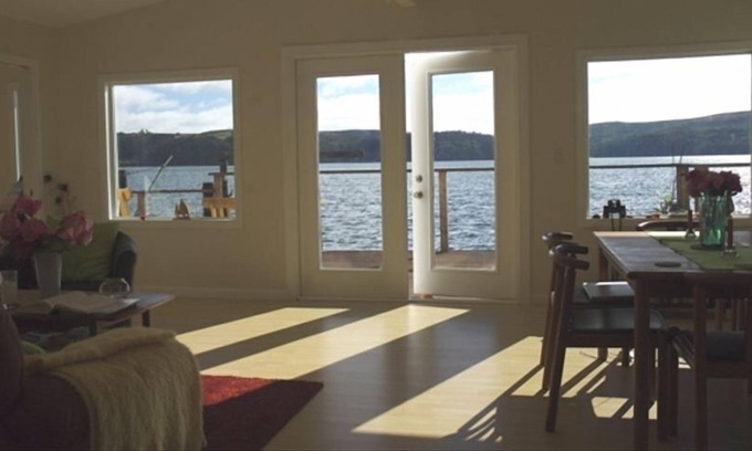 Marshall House | Calm on the bay in Marin - Renovated waterfront home