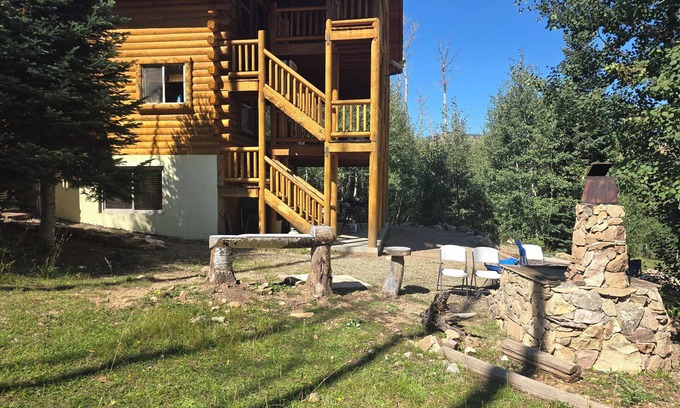 Monticello Cabin | Camp Jackson Refuge all dwellings