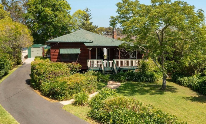 Huskisson Cottage | Campbell's Cottage by Experience Jervis Bay