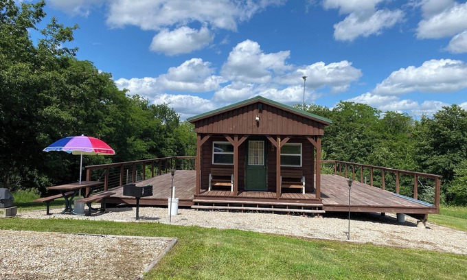 Fairport Cabin | Campground with a Cabin and a Treehouse just 1 hour from Kansas City airport