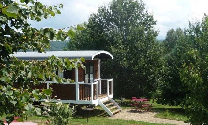 Bar-sur-Aube House | Camping 2 étoiles - Piscine - eecebd