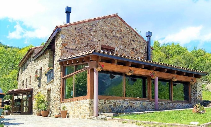 Planoles Hotel | Can Gasparó HotelRural&Restaurant