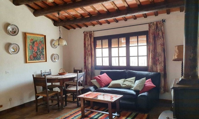 Peratallada House | Can Mas Pere - Authentic village apartment