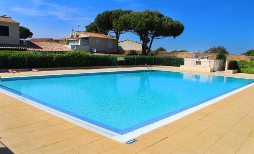Cap d'Agde Apartment | CAP D'AGDE Bergerie Maison mitoyenne T2 cabine PISCINE PARKING proche village naturiste