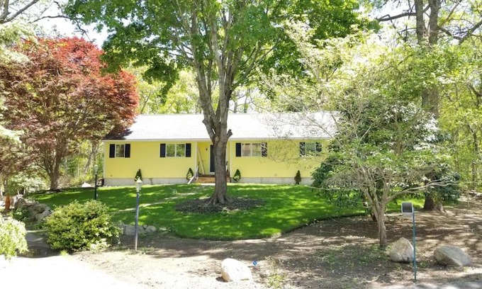 West Falmouth House | CAPE COD'S BEST BEACH GETAWAY