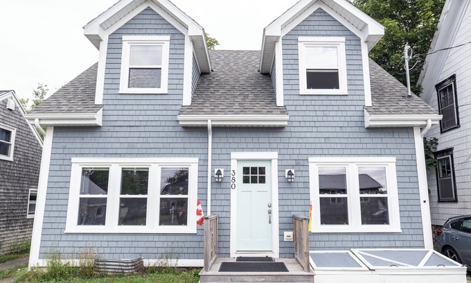 St. Andrews House | Captain Dan's Shanty on Water