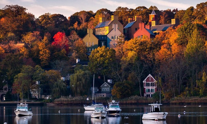 Cold Spring Harbor House | Captain's Cottage - Cold Spring Harbor Water Views