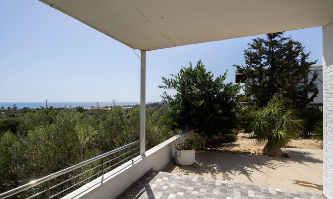 Agios Theodoros House | Captivating 2-Bed House