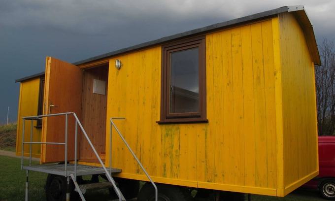 Buchberg Cabin | Caravan 2, left side - Caravan in the Wangelin garden with summer kitchen -