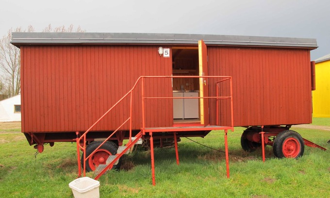 Buchberg Cabin | Caravan 5, room on the right - Caravan in the Wangelin garden with summer kitchen -