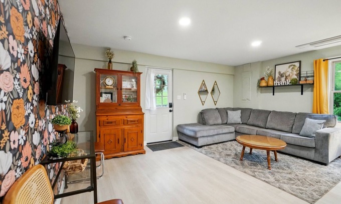 Milford Apartment | Carriage House Retreat 1