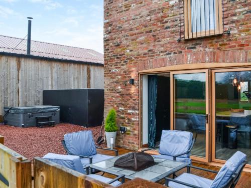 Great Hatfield House | Cart House - Uk48812