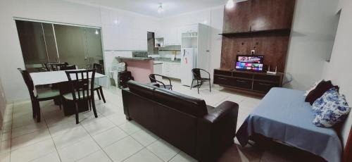 Uniao House | CASA - 3 quartos com ar - 2 banheiros - garagem para 2 carros