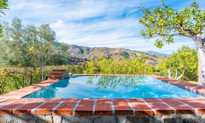 Guaro Villa | Casa Ami Guaro by Ruralidays