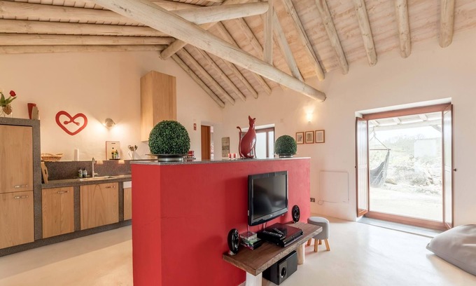 Santa Maria da Devesa House | Casa Amor a perfect retreat for on an olive farm in the Serra de Sao Mamede