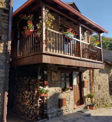 Manzanedo de Valdueza House | Casa Bell