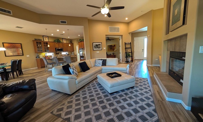 Rancho Vistoso House | Casa Bella-Luxury home on corner lot, bring your fur baby.