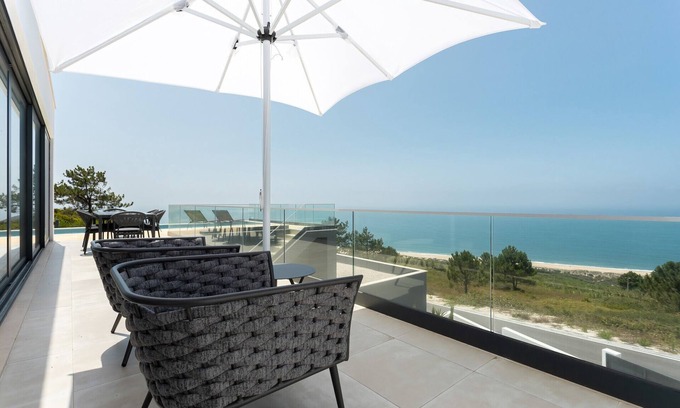 Serra da Pescaria Villa | Casa Berlenga - Holiday villa with private pool - SCH080