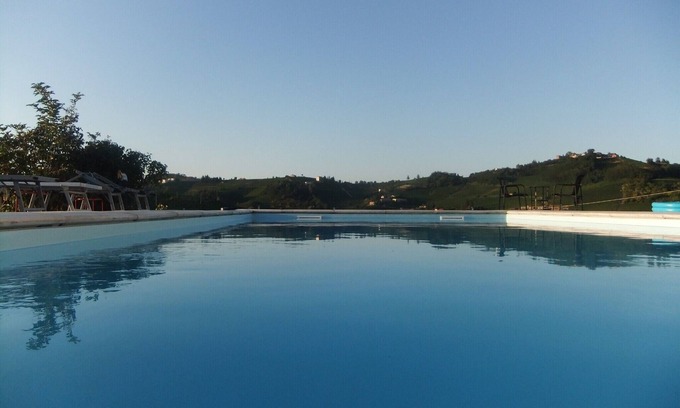 Alice Bel Colle Villa | Casa Carolina - Villa/Pool with Bar, 5 bedrooms, 3 bathrooms, Great For Groups.