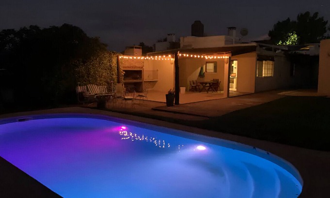 Mercedes House | Casa con piscina para 8 personas.