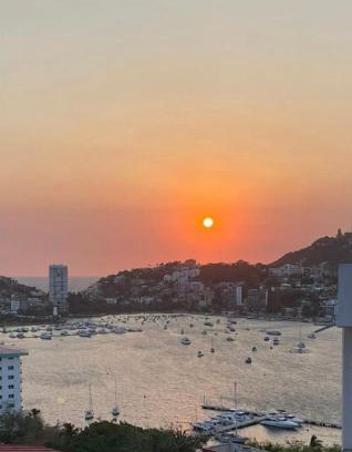 Caleta House | Casa con vista espectacular al mar con alberca