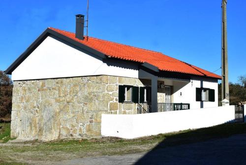 Fornos de Algodres House | CASA DA BARREIRA 121202/AL (Alojamento Local)