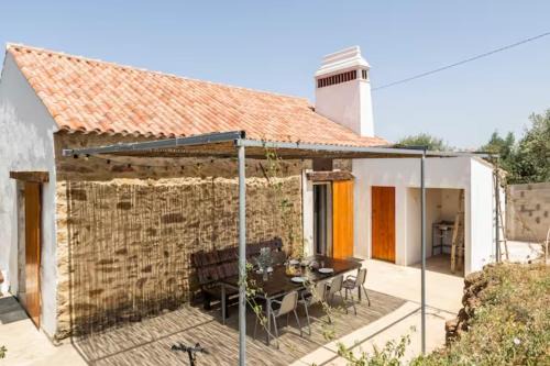 Praia do Ribatejo House | Casa da Figueira - Pool and Lounge