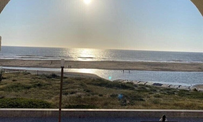 Paredes da Vitoria Apartment | Casa da Praia - 2-bedr. apartment on the beachfront in Paredes da Vitória