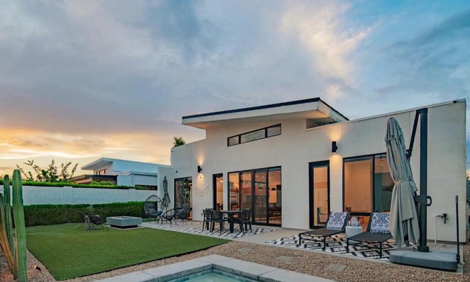 Coronado House | Casa Danesa - Pool - Golf - Luxe & Modern
