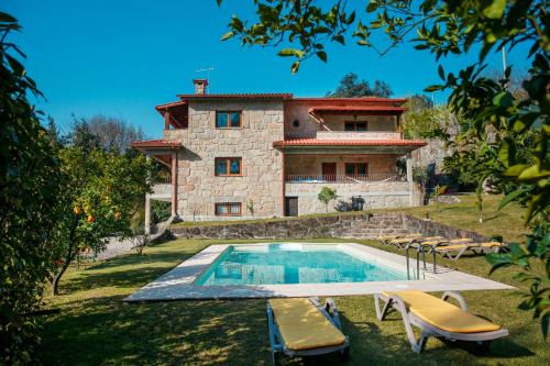 Amares House | Casa das Flores