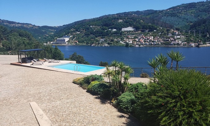 Oliveira do Douro House | Casa das Oliveiras the Douro in its splendor