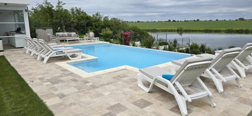 Balotesti Villa | Casa de la Lac