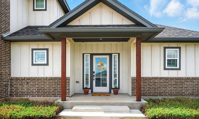 Abilene House | Casa Del Sol | Modern Sanctuary in Abilene