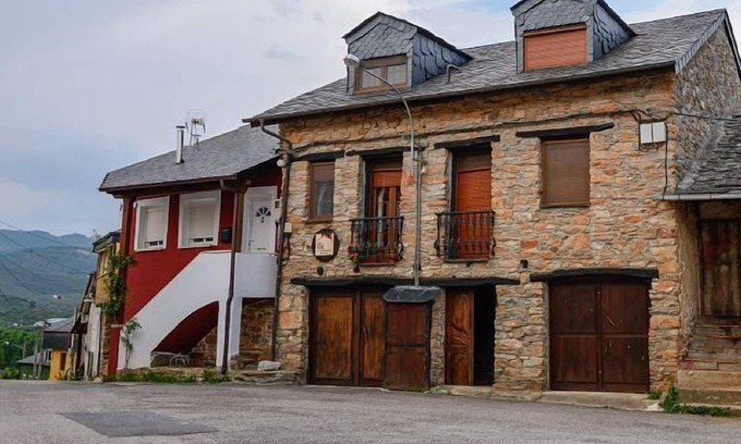 Carucedo Cottage | Casa Do Eiró for 6 people